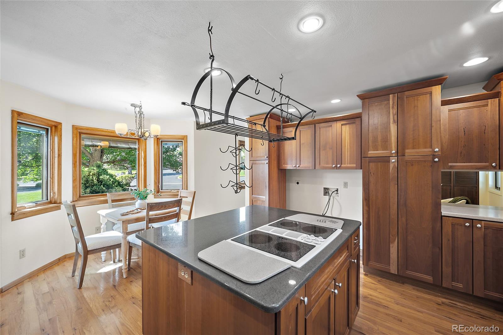 MLS Image #8 for 312  blue windsor lane,colorado springs, Colorado