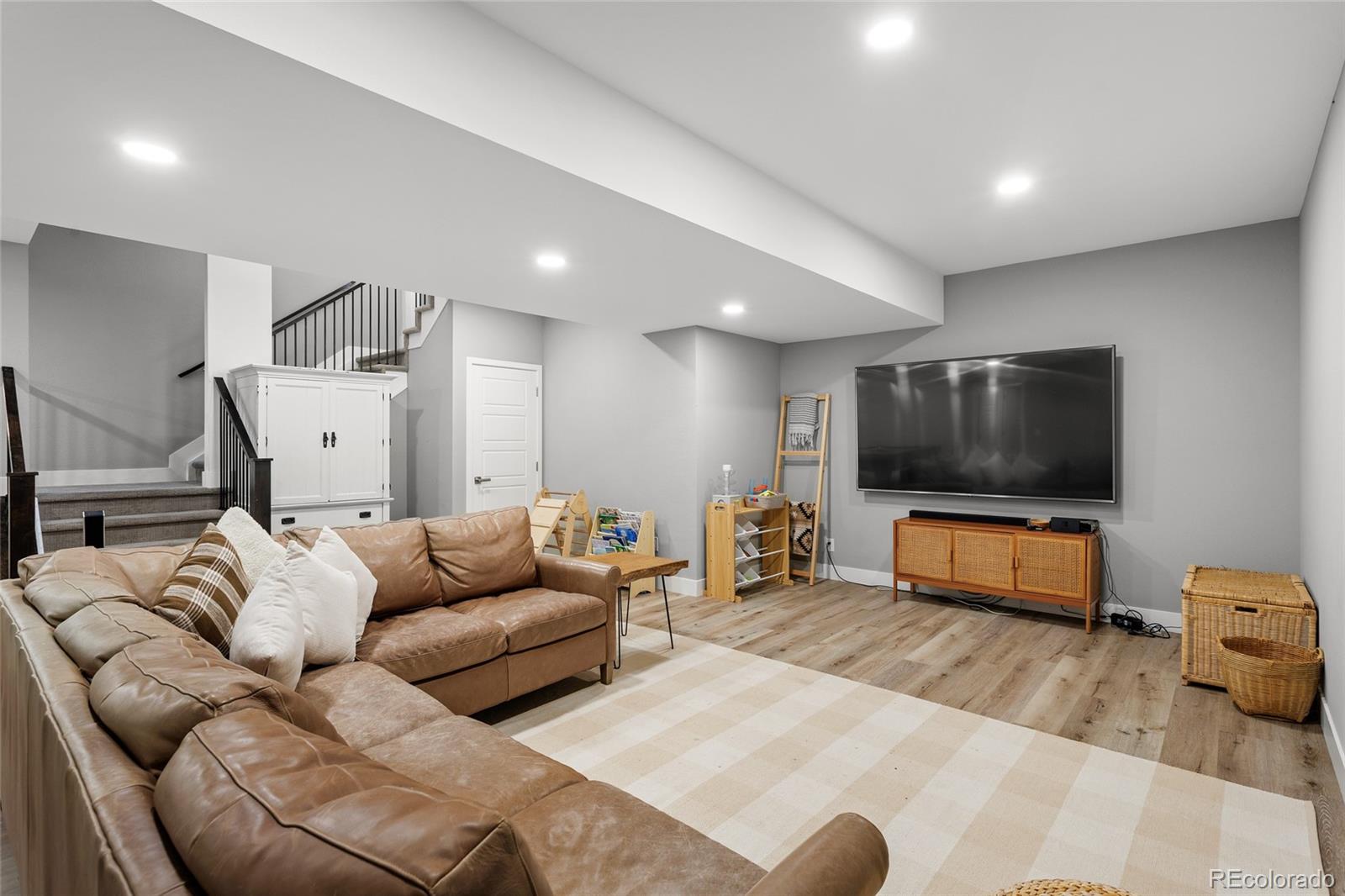 MLS Image #33 for 8205 e prairie meadow drive,denver, Colorado