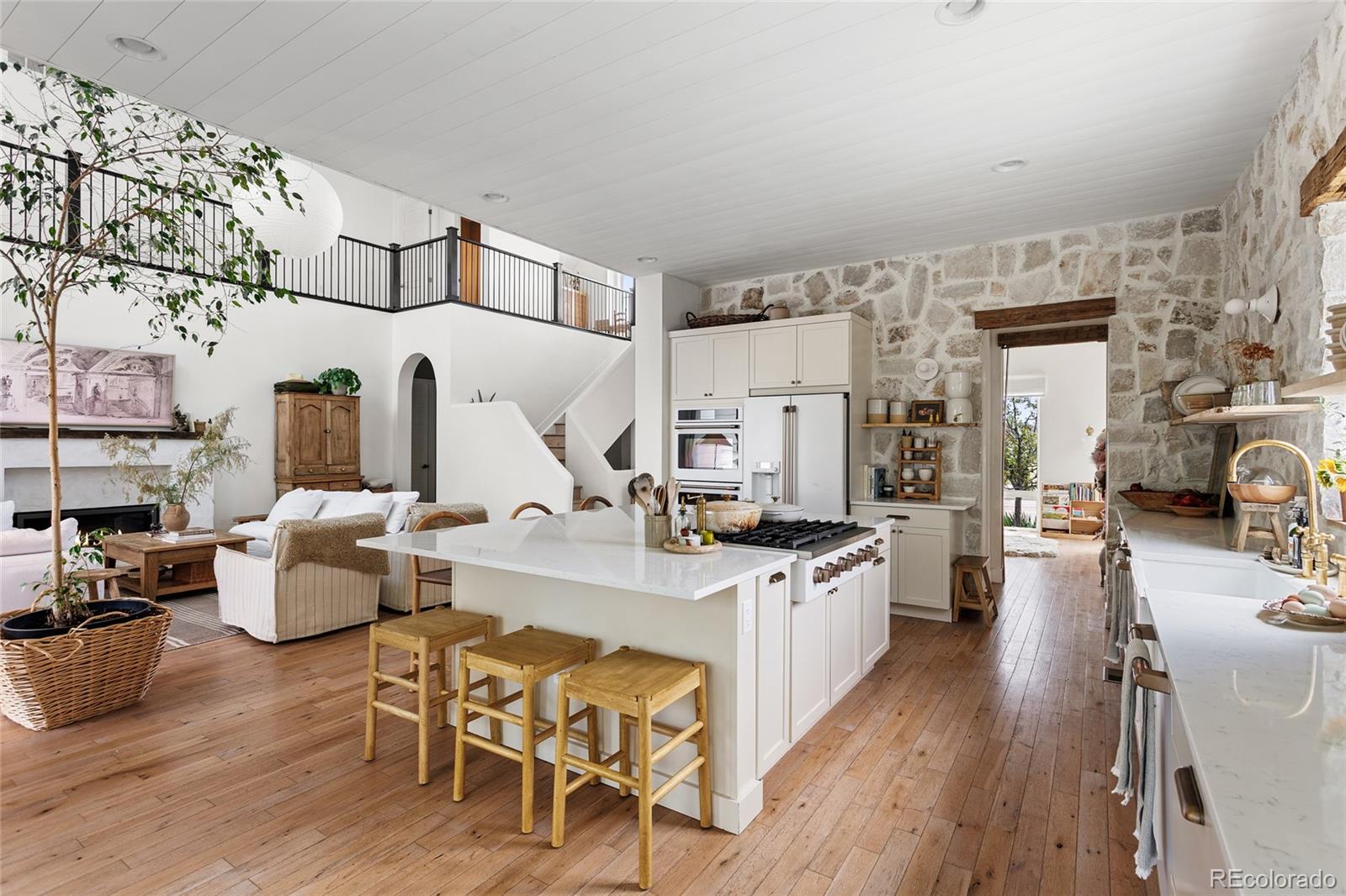 MLS Image #6 for 8205 e prairie meadow drive,denver, Colorado