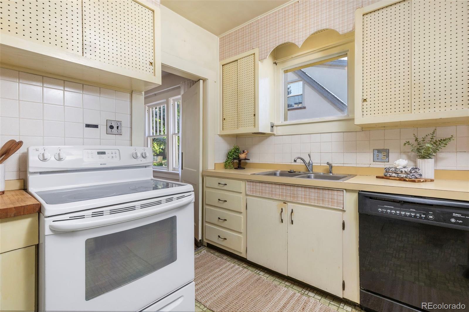 MLS Image #12 for 1355 s lafayette street,denver, Colorado
