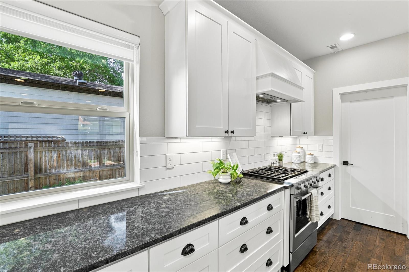 MLS Image #16 for 2030 s humboldt street,denver, Colorado