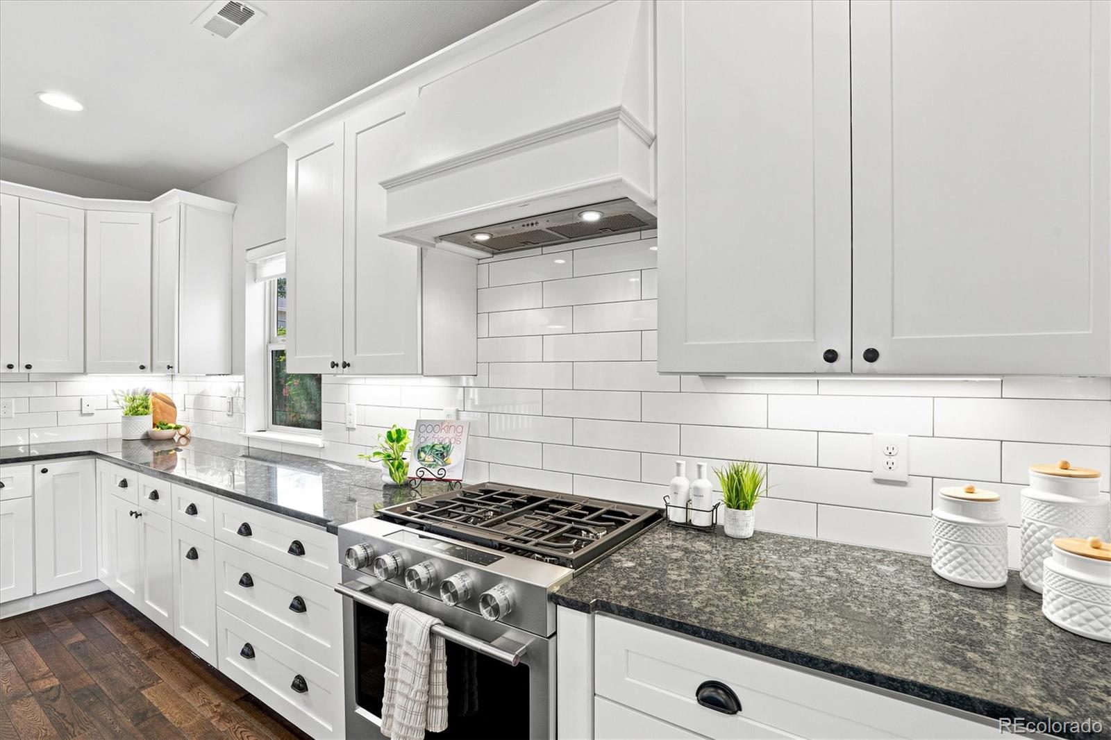 MLS Image #17 for 2030 s humboldt street,denver, Colorado