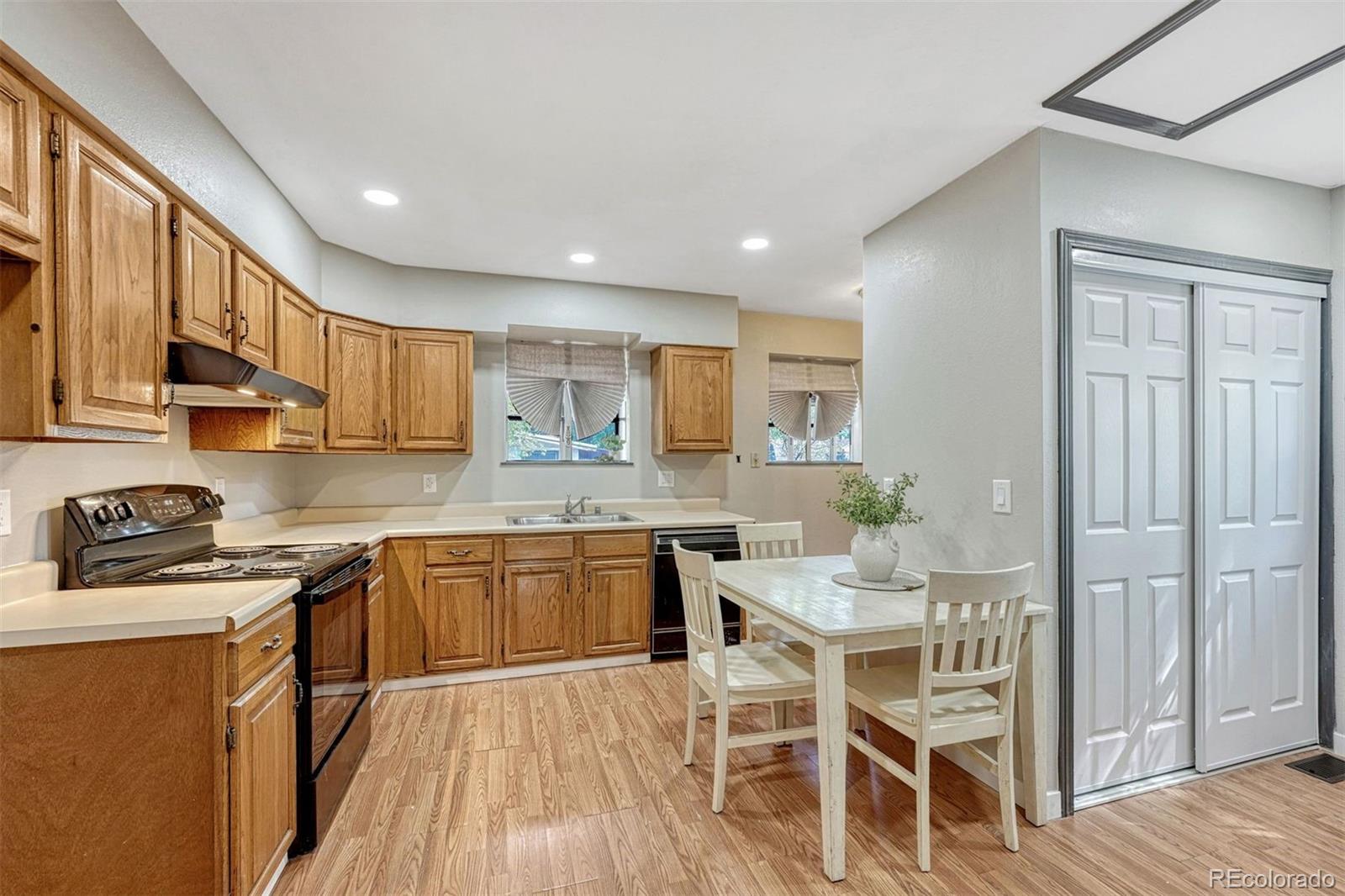 MLS Image #3 for 929 s arcadia street,colorado springs, Colorado