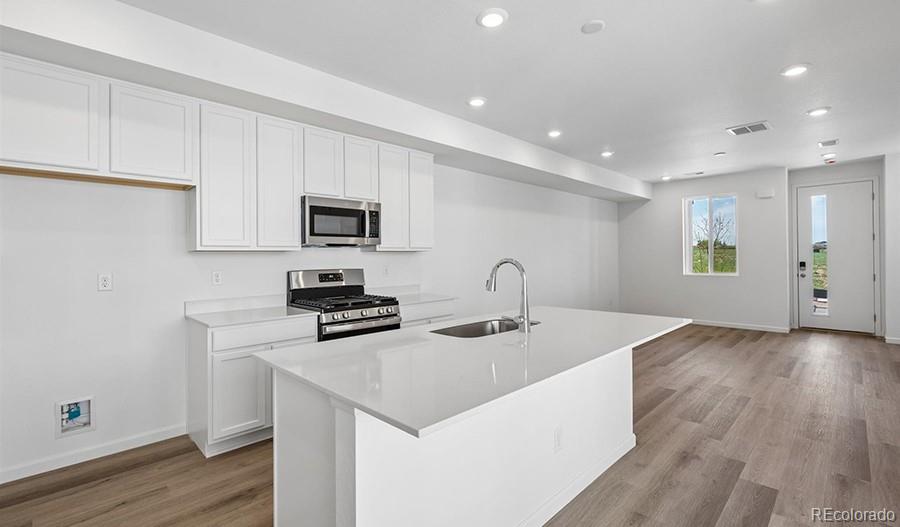 MLS Image #11 for 21373 e 67th avenue,aurora, Colorado