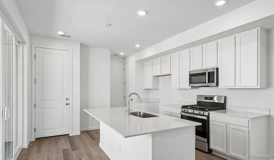 MLS Image #7 for 21373 e 67th avenue,aurora, Colorado