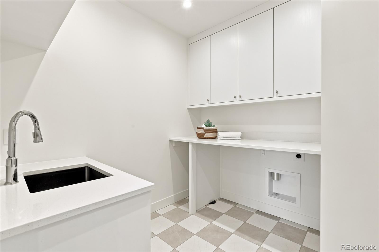 MLS Image #29 for 1505 s gaylord street,denver, Colorado