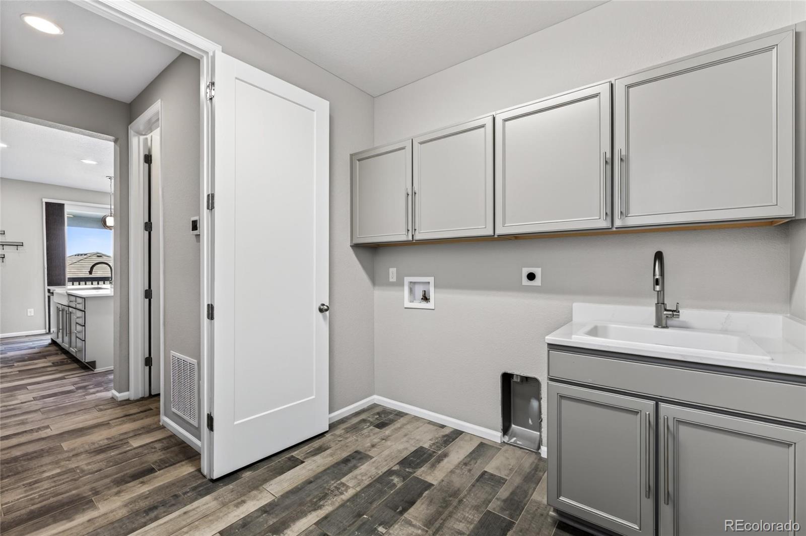 MLS Image #18 for 3423  pacific peak drive,broomfield, Colorado