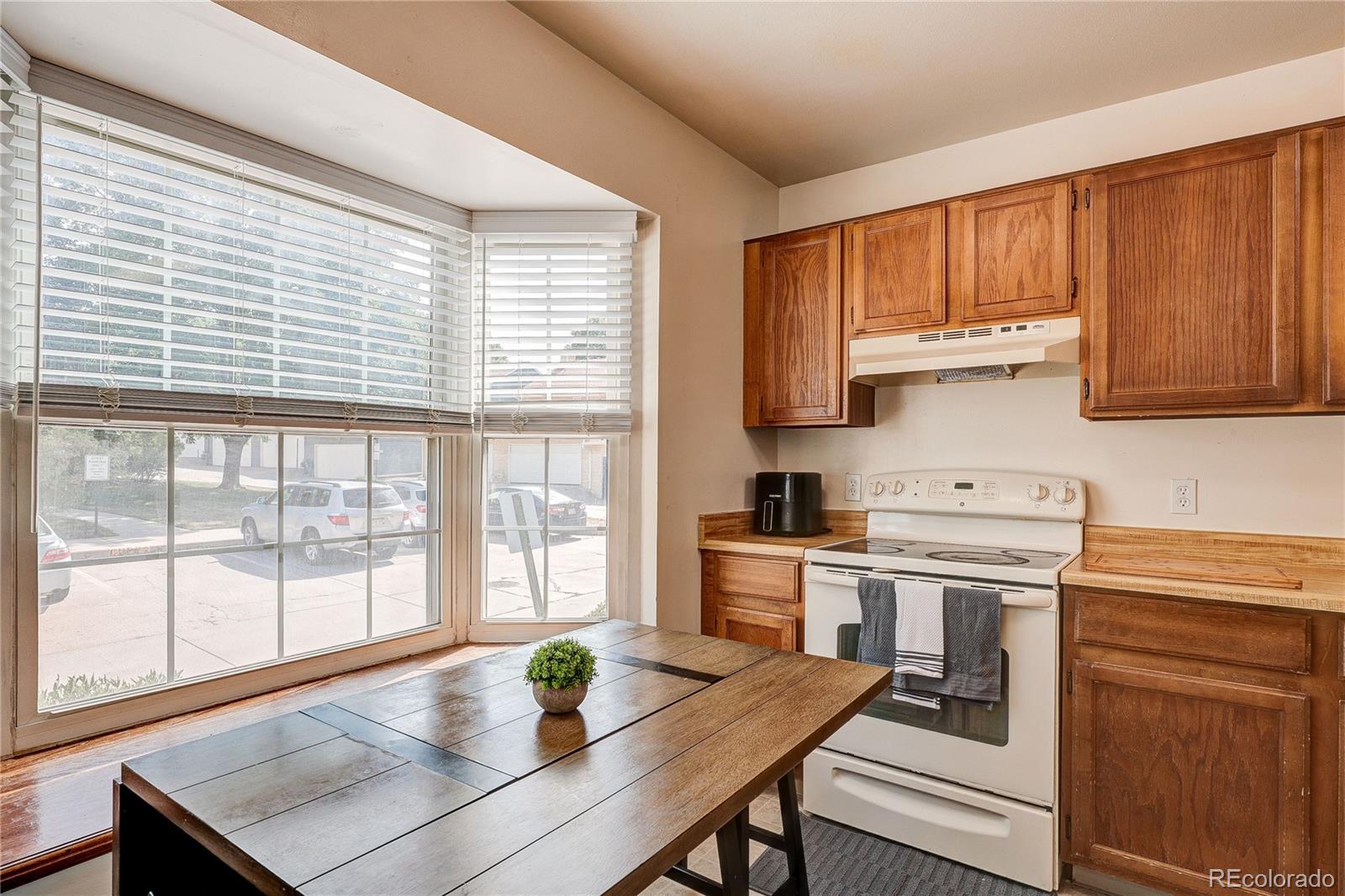 MLS Image #3 for 2054 s balsam street,lakewood, Colorado
