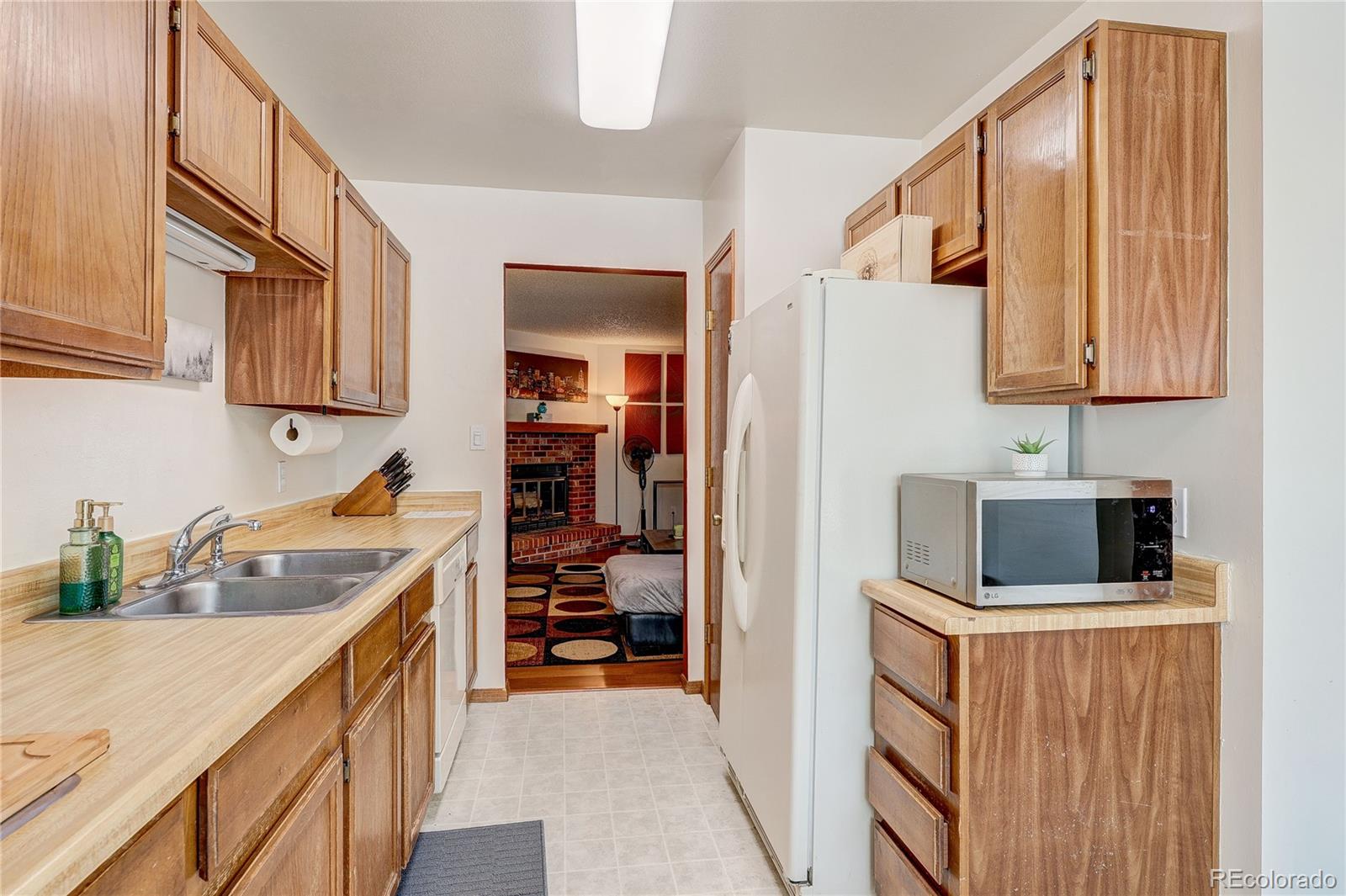 MLS Image #4 for 2054 s balsam street,lakewood, Colorado