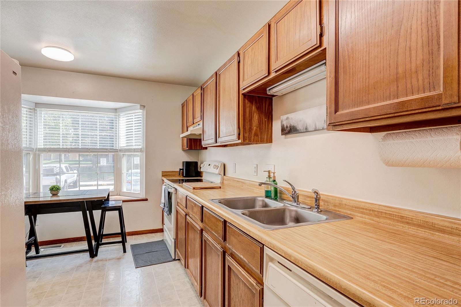 MLS Image #5 for 2054 s balsam street,lakewood, Colorado