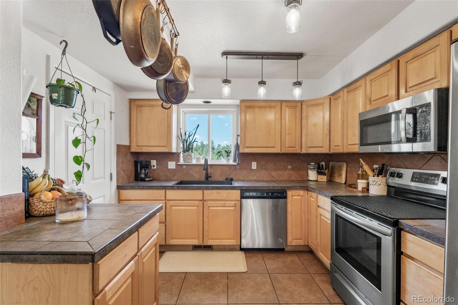 MLS Image #10 for 1850  montcalm drive,livermore, Colorado