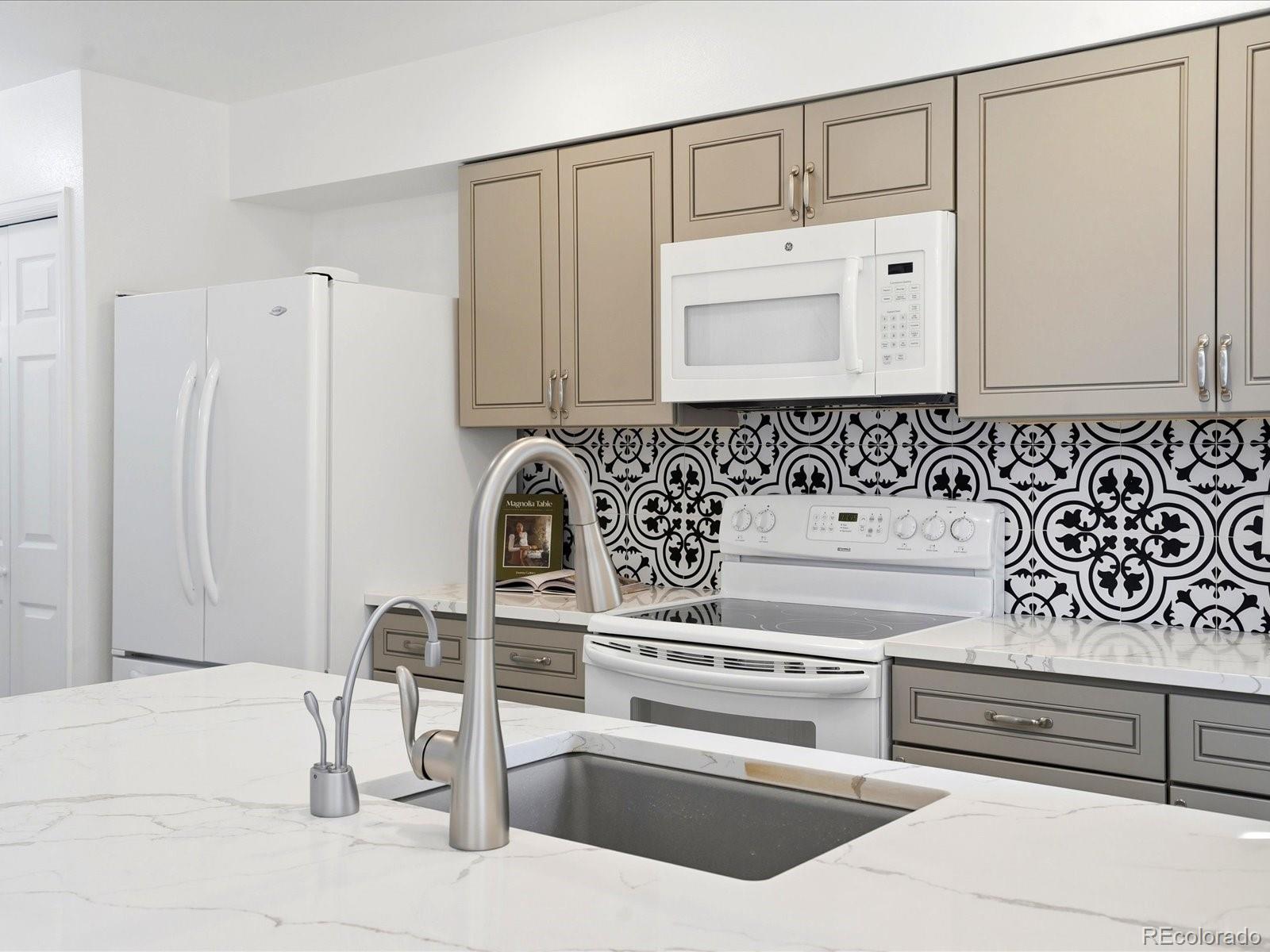 MLS Image #7 for 8386 w 87th drive a,arvada, Colorado