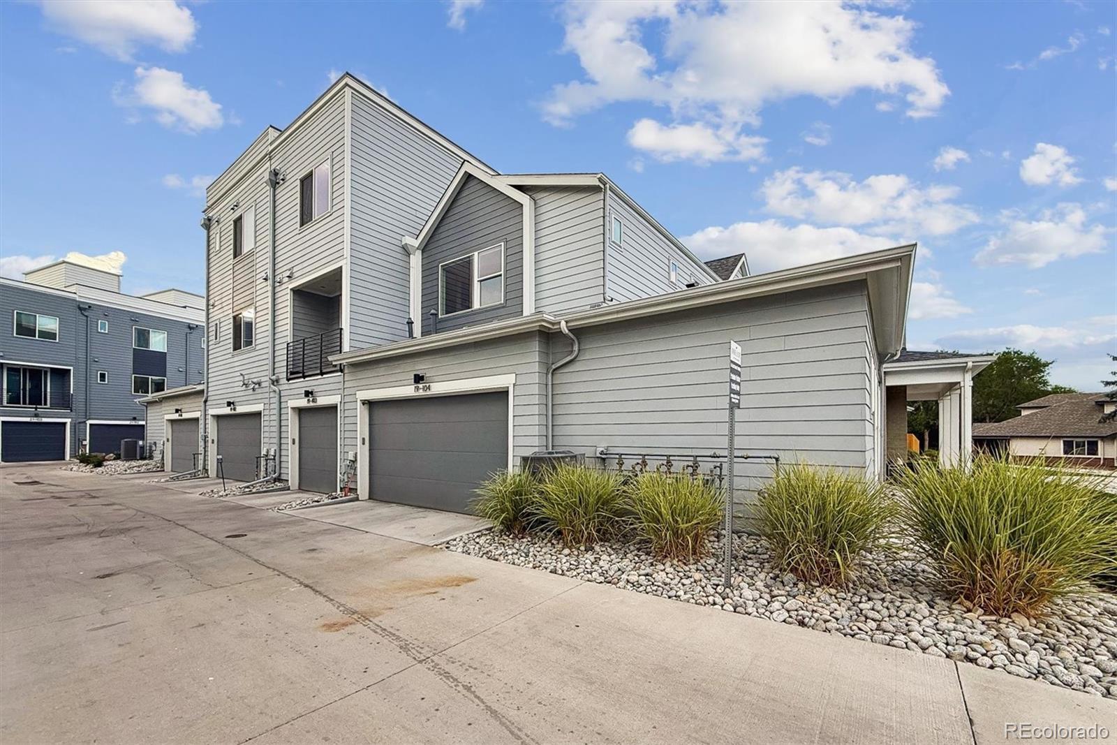 MLS Image #29 for 888 s valentia street,denver, Colorado