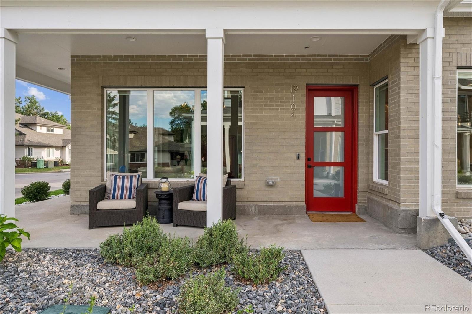 MLS Image #4 for 888 s valentia street,denver, Colorado