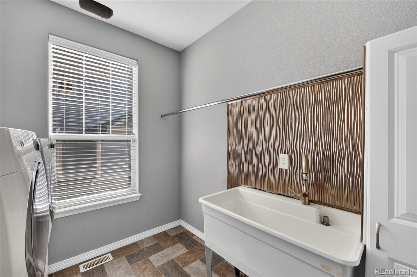 MLS Image #18 for 7282 s rome street,aurora, Colorado