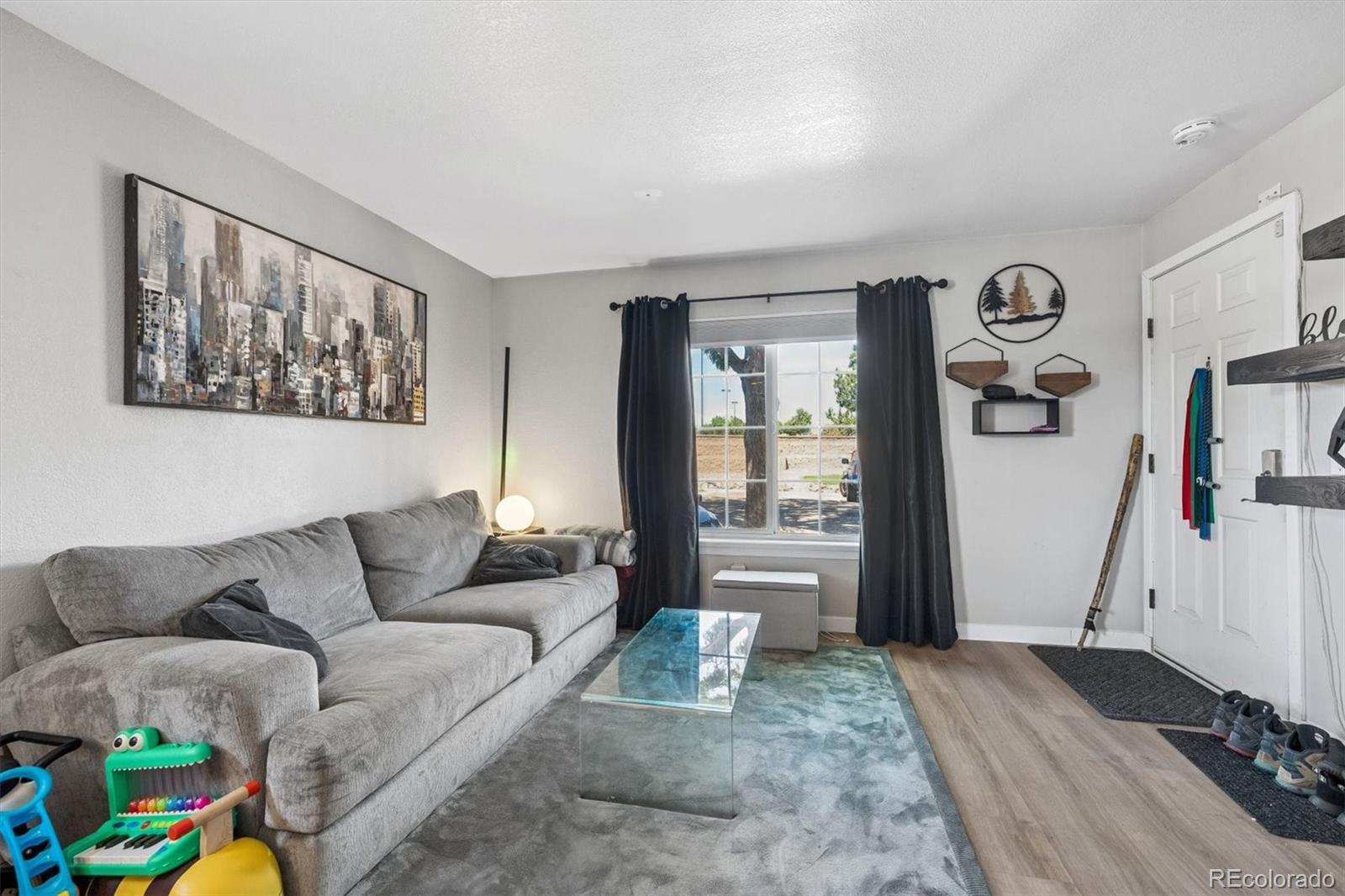 MLS Image #3 for 195 s sable boulevard,aurora, Colorado