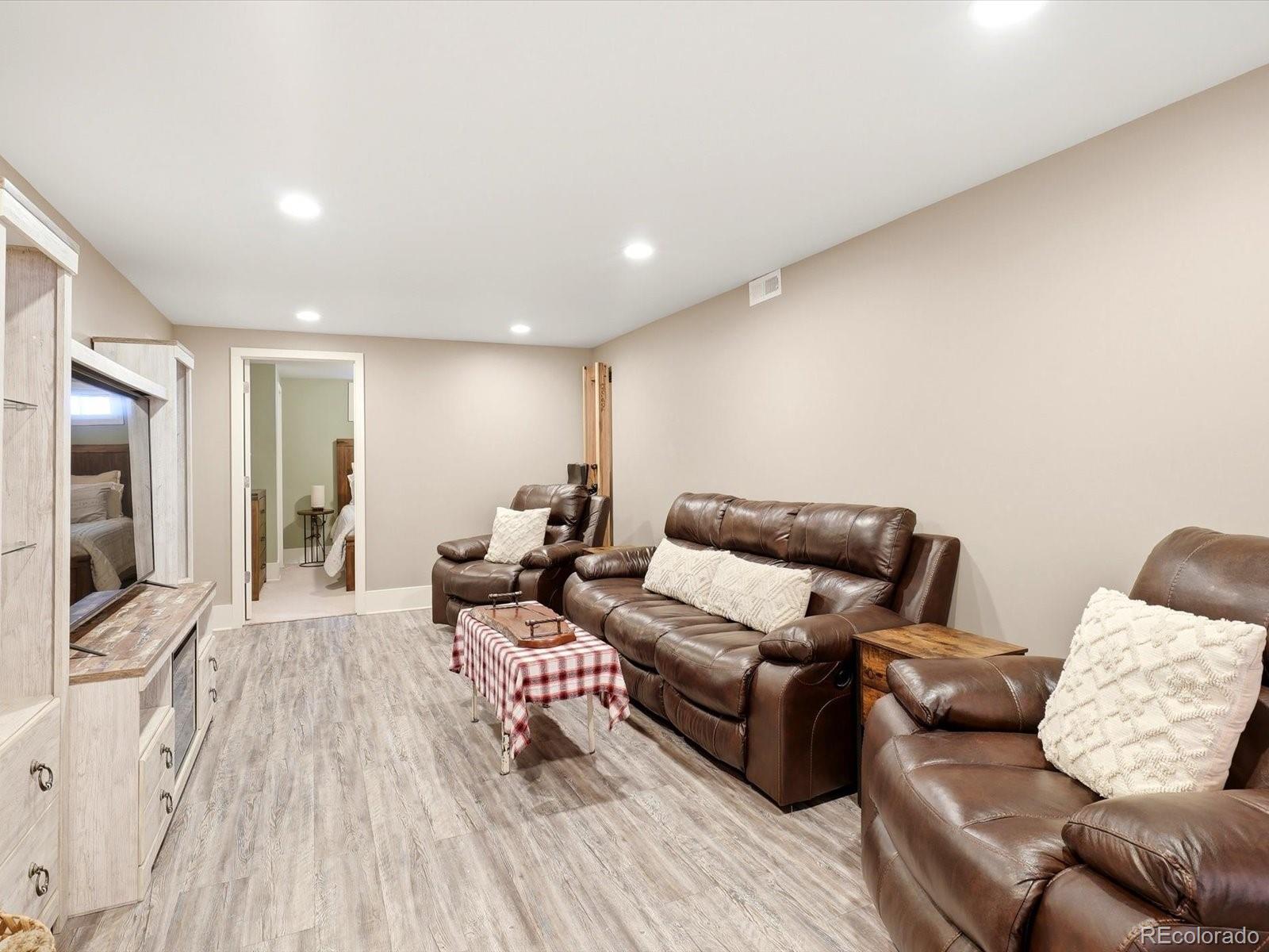 MLS Image #15 for 1700 s irving street,denver, Colorado