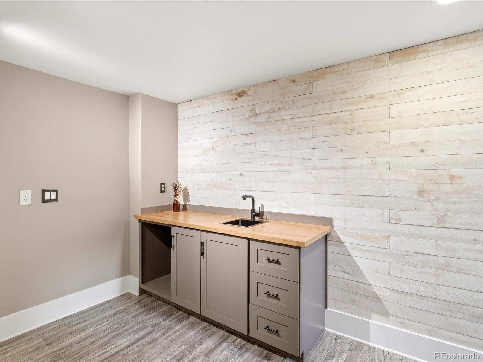 MLS Image #16 for 1700 s irving street,denver, Colorado