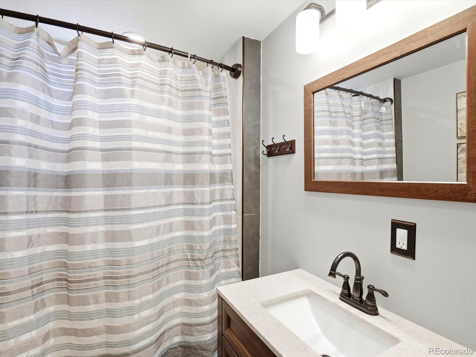 MLS Image #20 for 1700 s irving street,denver, Colorado