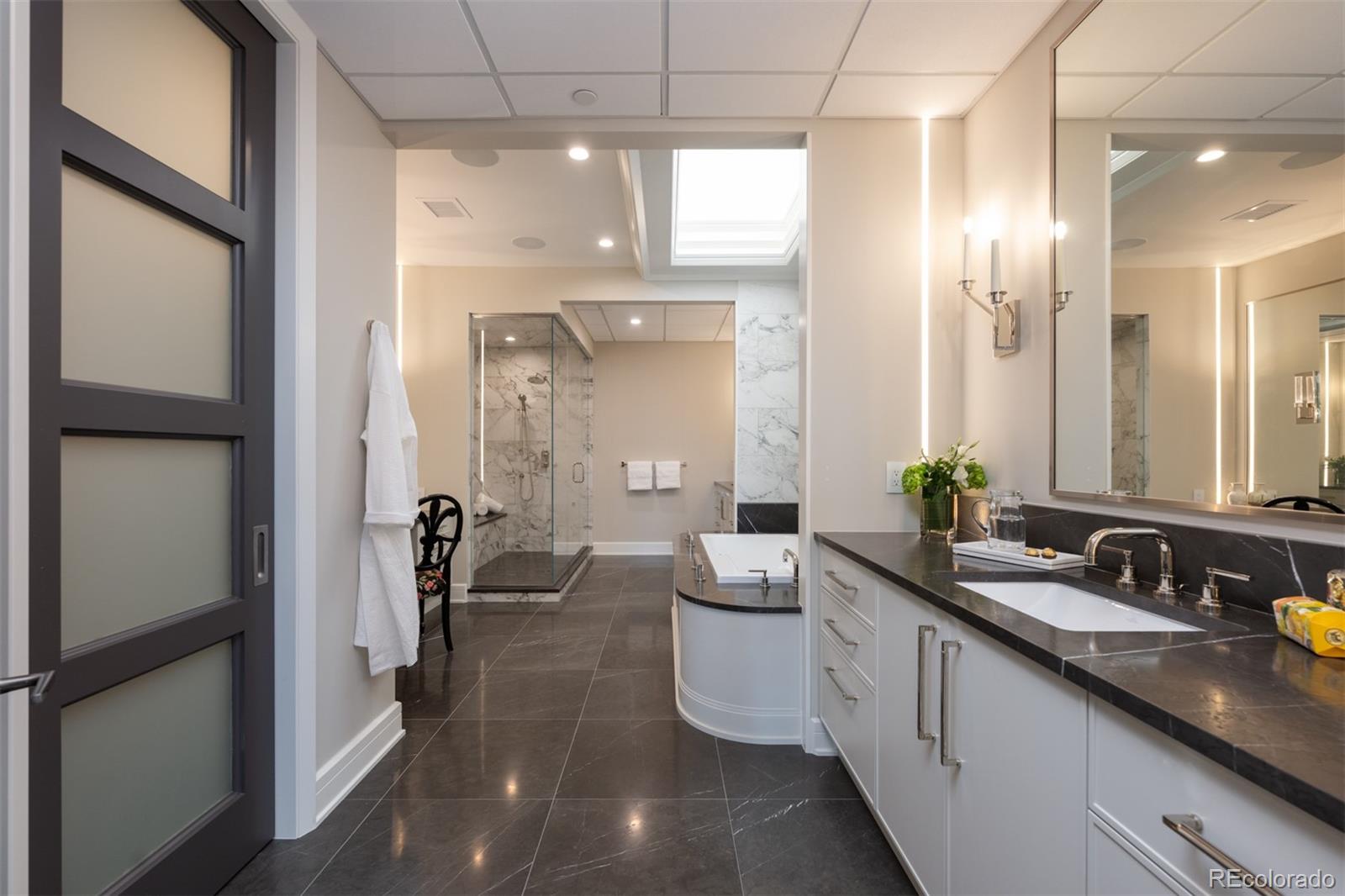 MLS Image #20 for 2400 e cherry creek south drive,denver, Colorado
