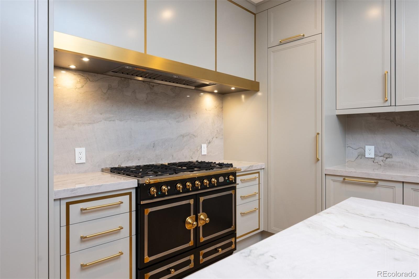 MLS Image #8 for 2400 e cherry creek south drive,denver, Colorado