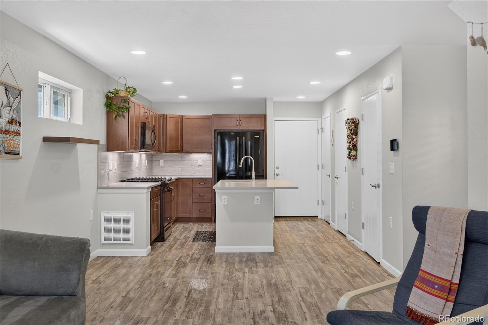 MLS Image #6 for 5843  boston street,denver, Colorado
