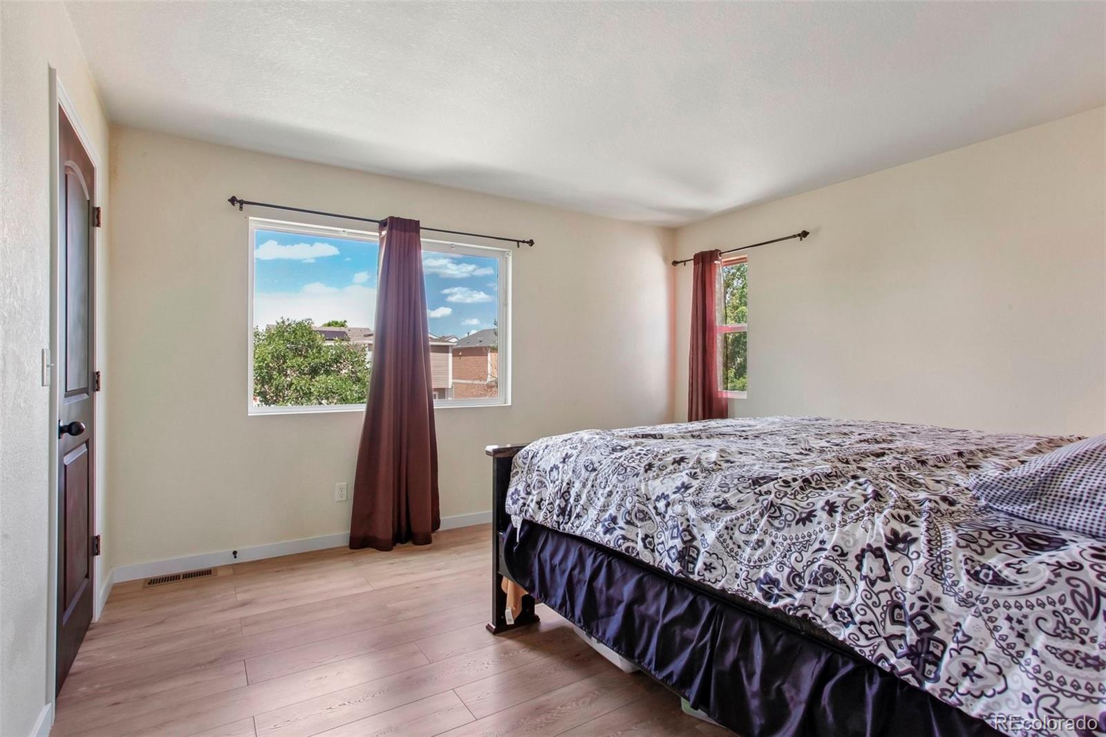 MLS Image #10 for 18634 e 45th place,denver, Colorado