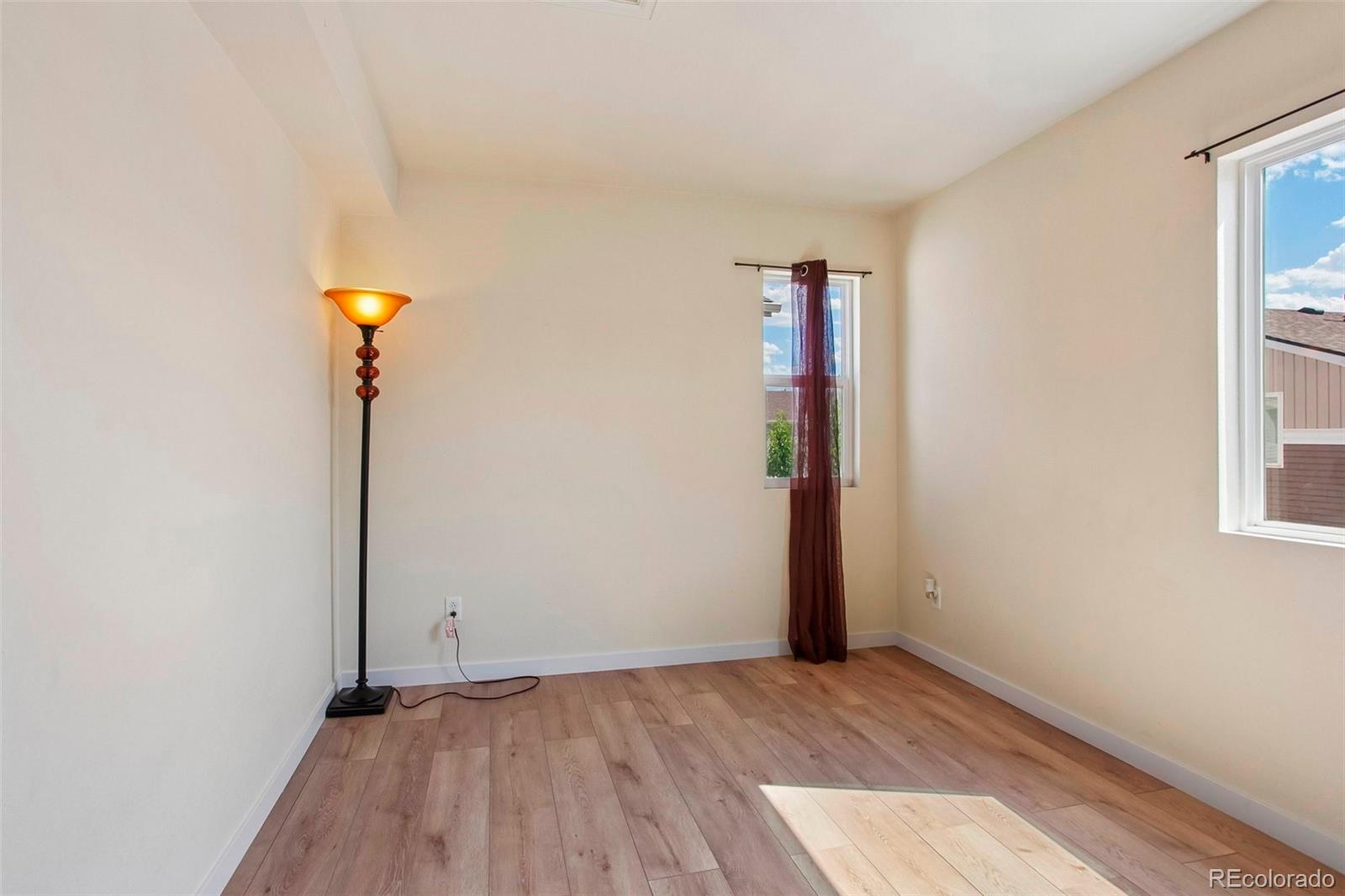 MLS Image #16 for 18634 e 45th place,denver, Colorado