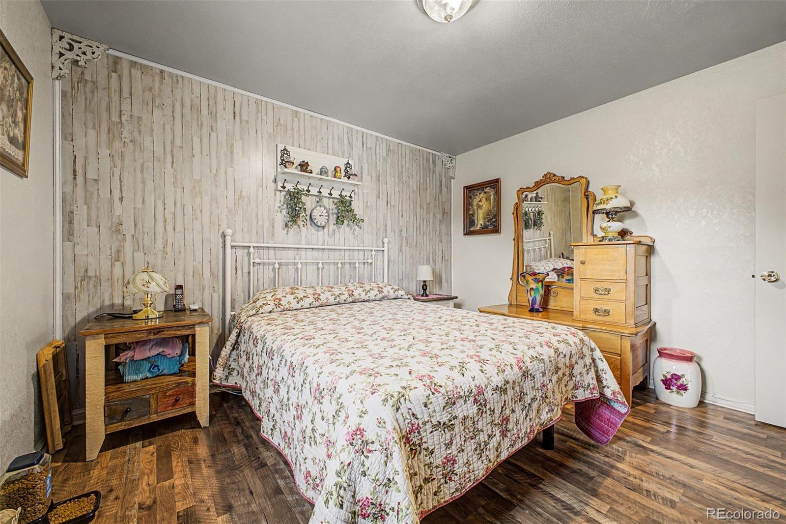 MLS Image #16 for 381  el paso court,denver, Colorado