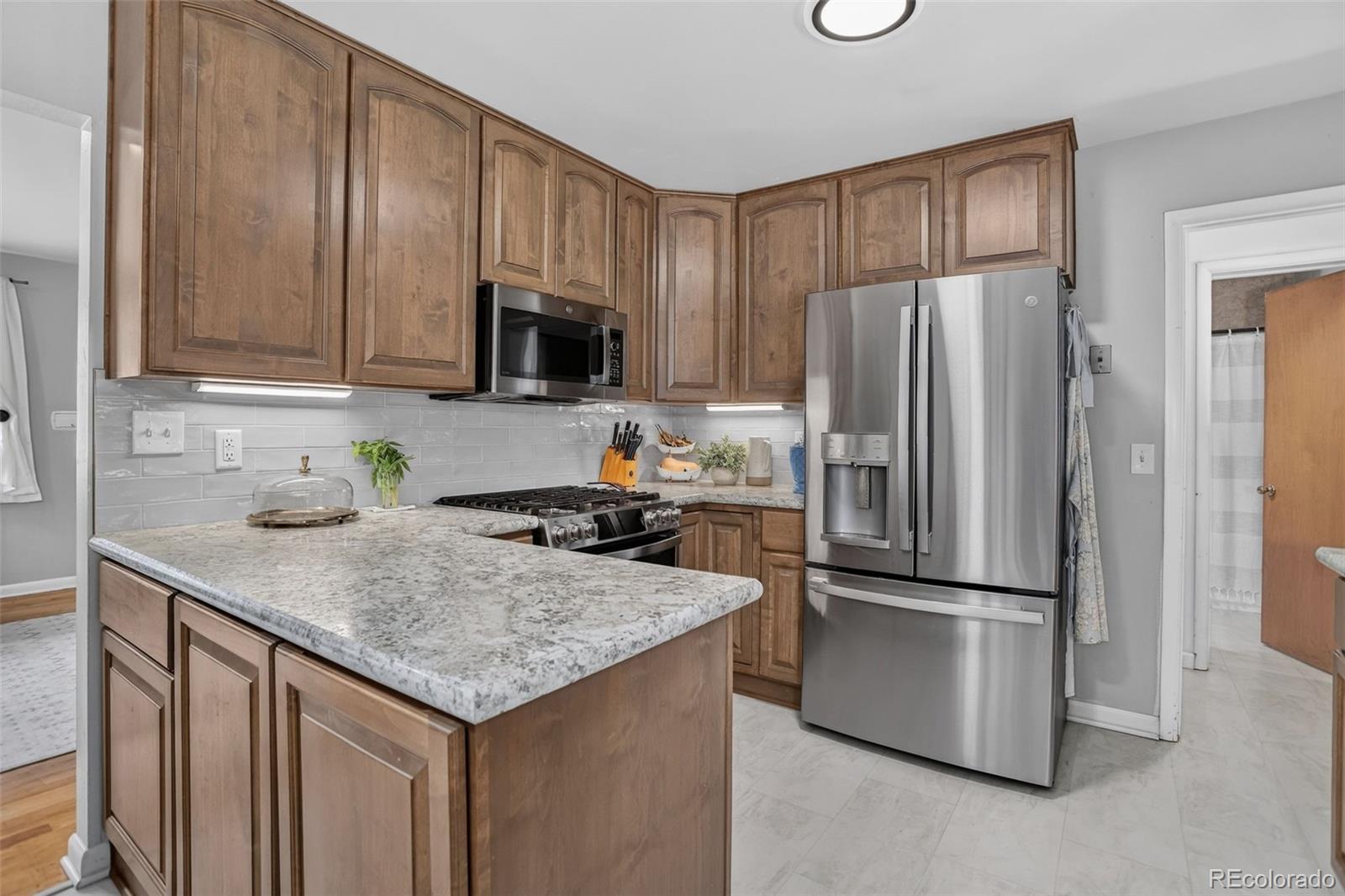 MLS Image #8 for 2940 w saratoga avenue,englewood, Colorado