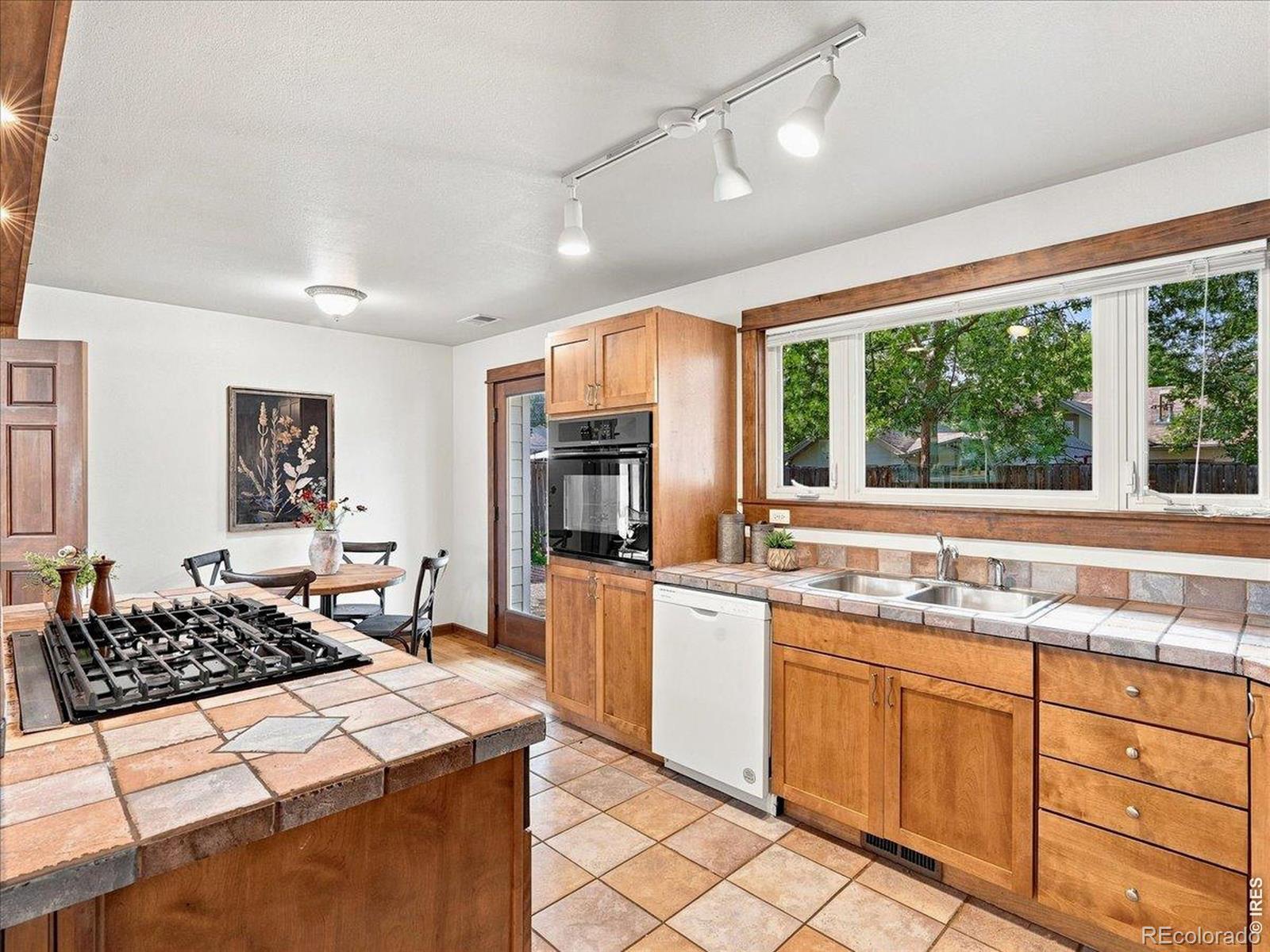 MLS Image #10 for 1240  columbine court,fort collins, Colorado