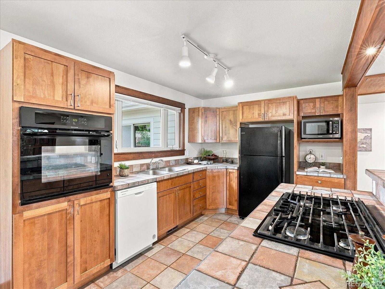 MLS Image #6 for 1240  columbine court,fort collins, Colorado