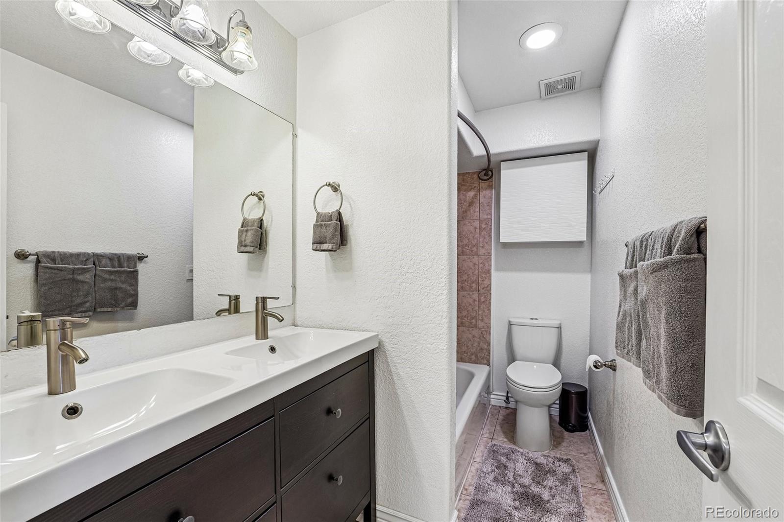 MLS Image #13 for 1833 n williams street,denver, Colorado