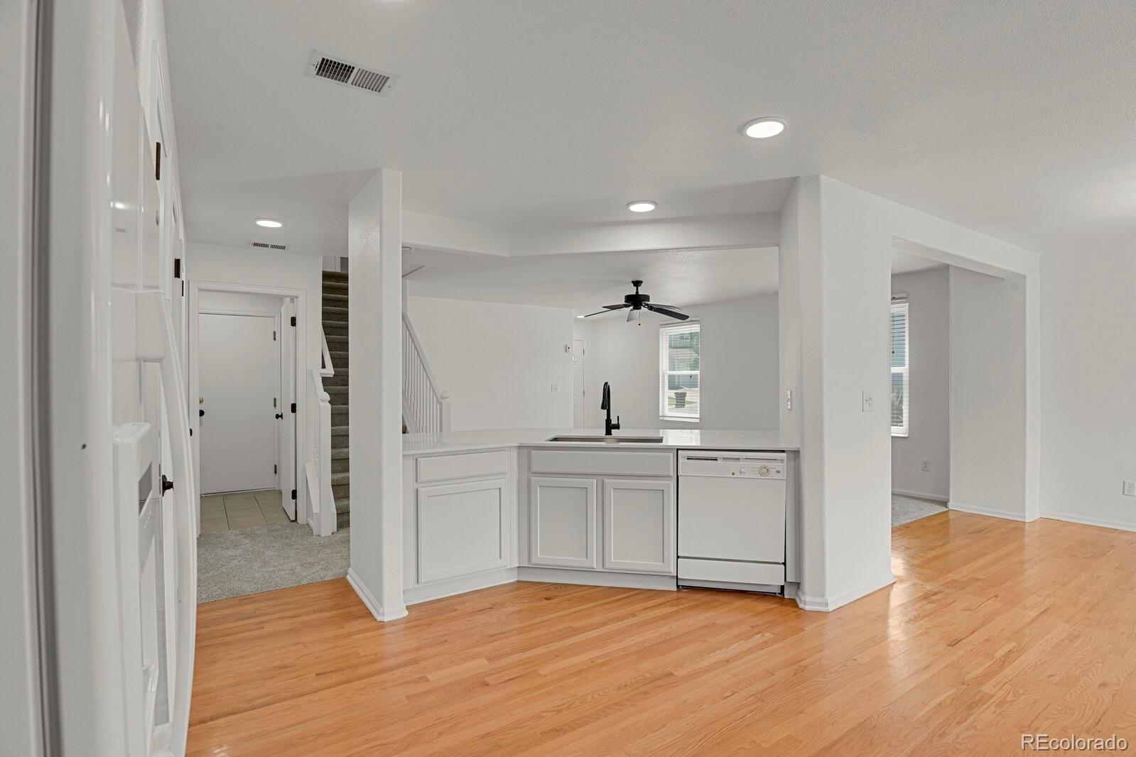 MLS Image #11 for 5530 s quemoy circle,aurora, Colorado