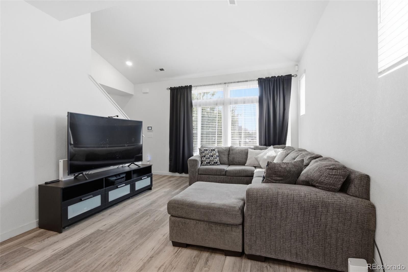 MLS Image #4 for 21845 e 44th place,aurora, Colorado