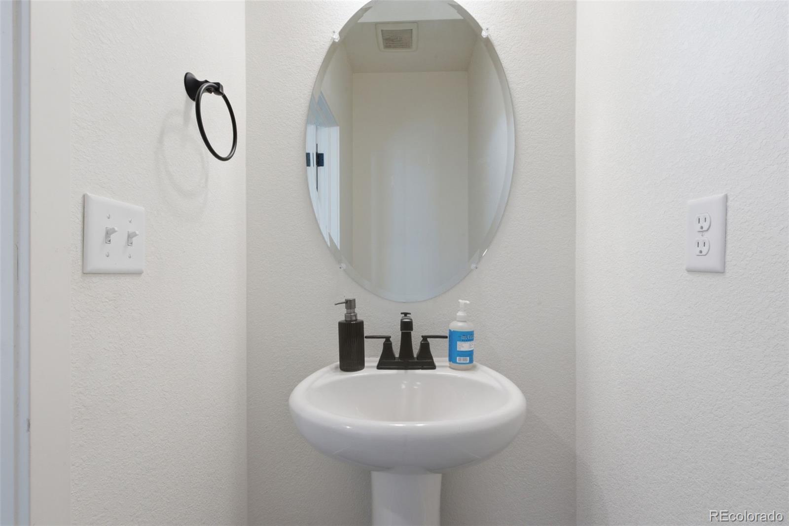 MLS Image #9 for 21845 e 44th place,aurora, Colorado