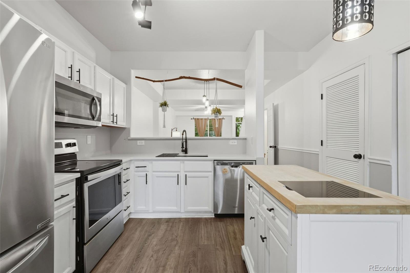 MLS Image #11 for 9647 w chatfield avenue e,littleton, Colorado