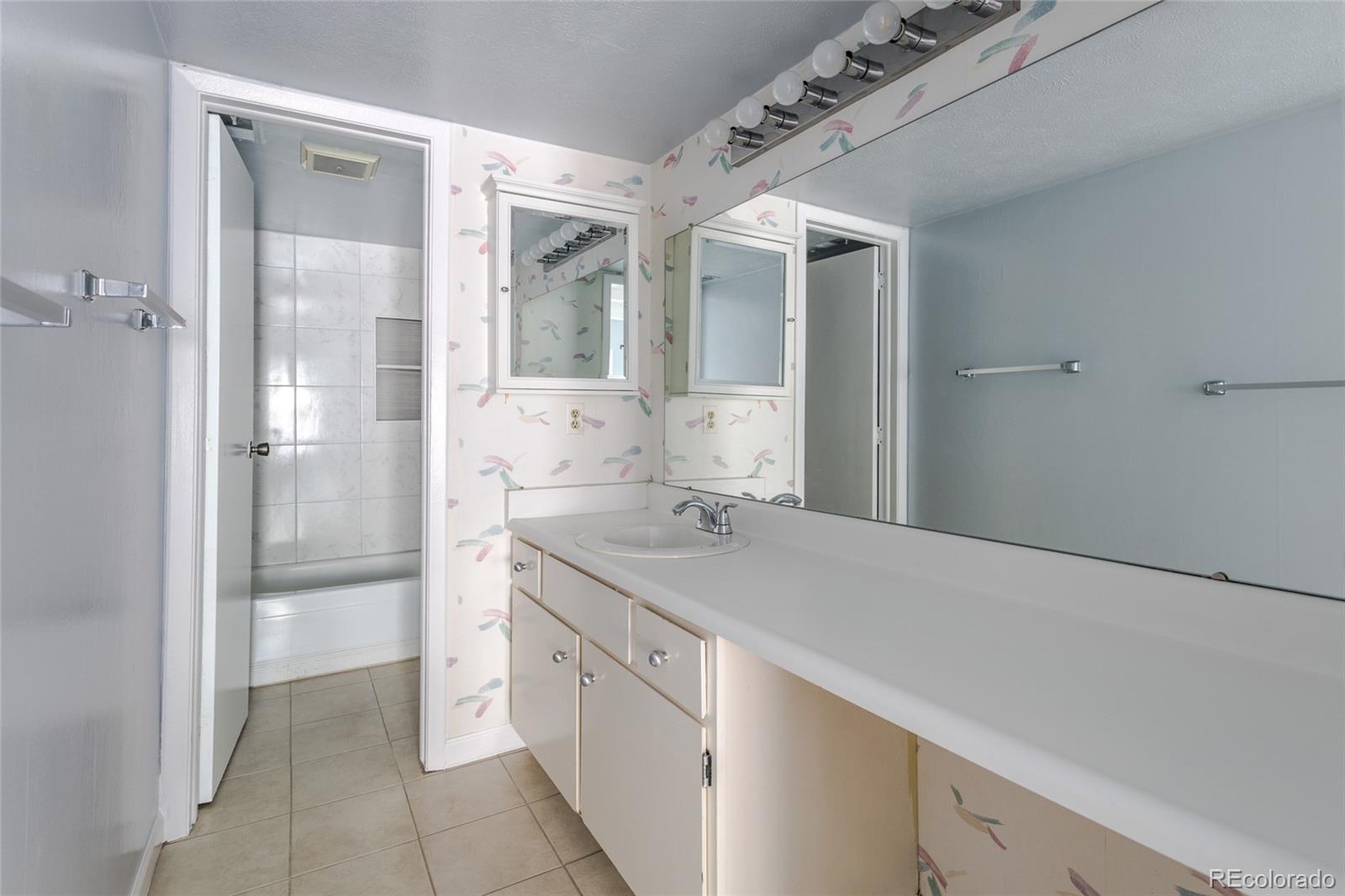 MLS Image #16 for 2525 s dayton way,denver, Colorado