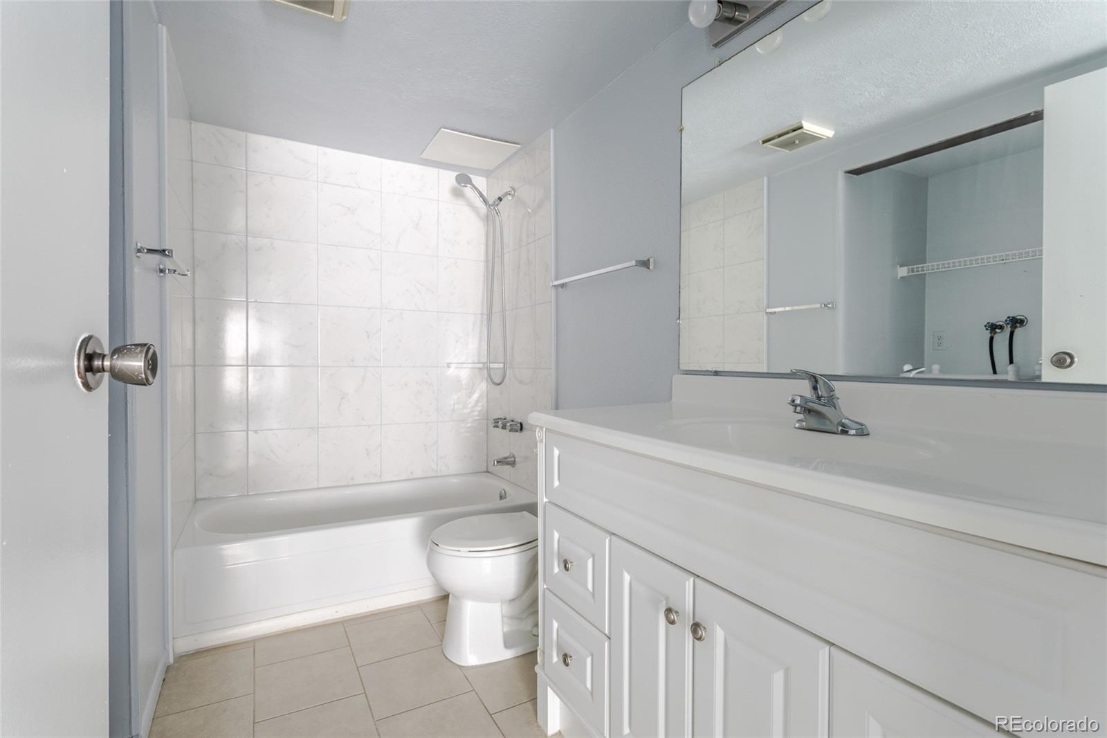 MLS Image #20 for 2525 s dayton way,denver, Colorado