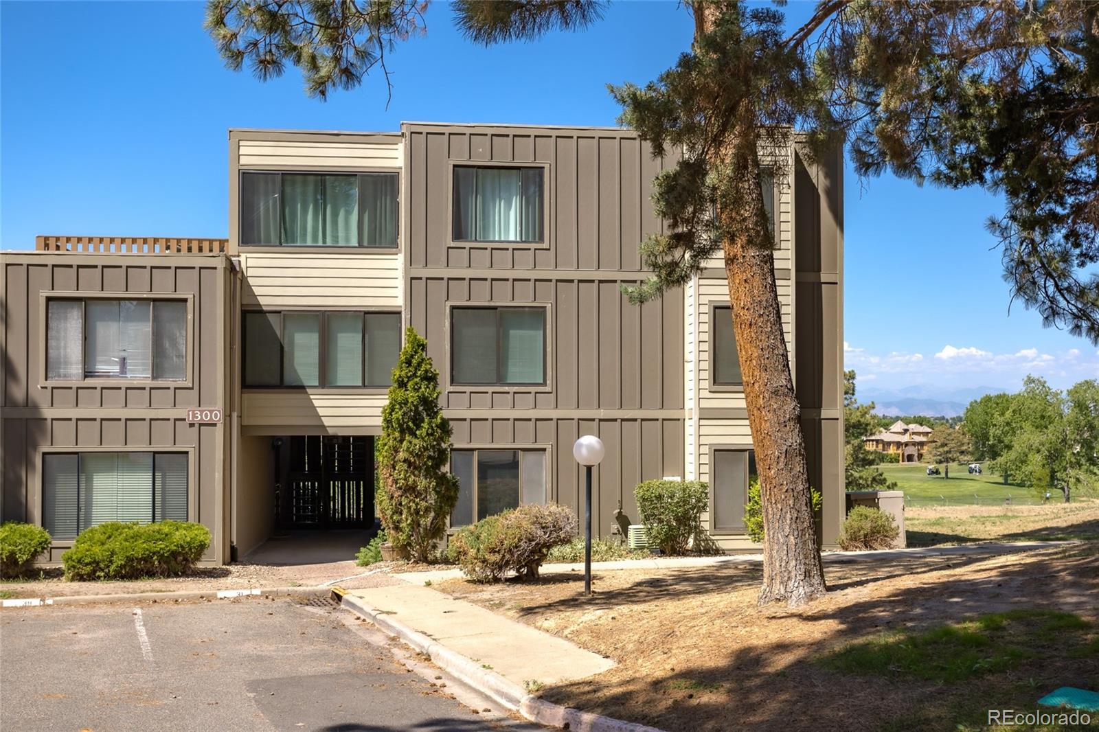 MLS Image #24 for 2525 s dayton way,denver, Colorado