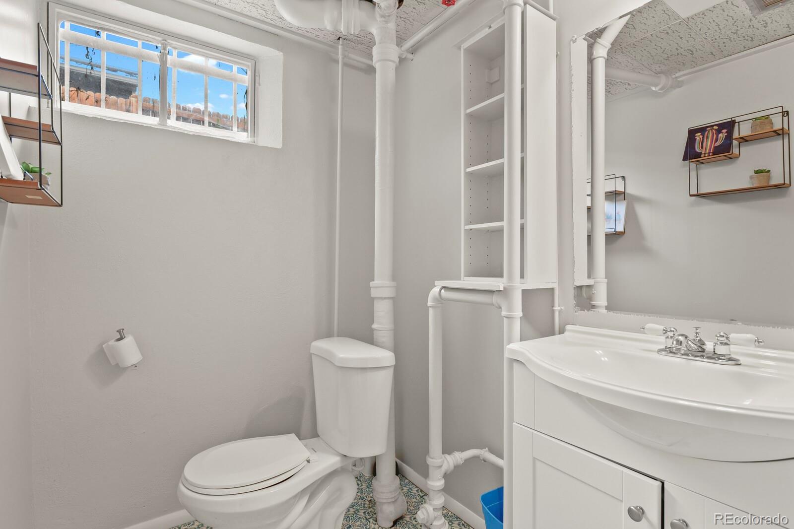 MLS Image #23 for 875 s quivas street,denver, Colorado