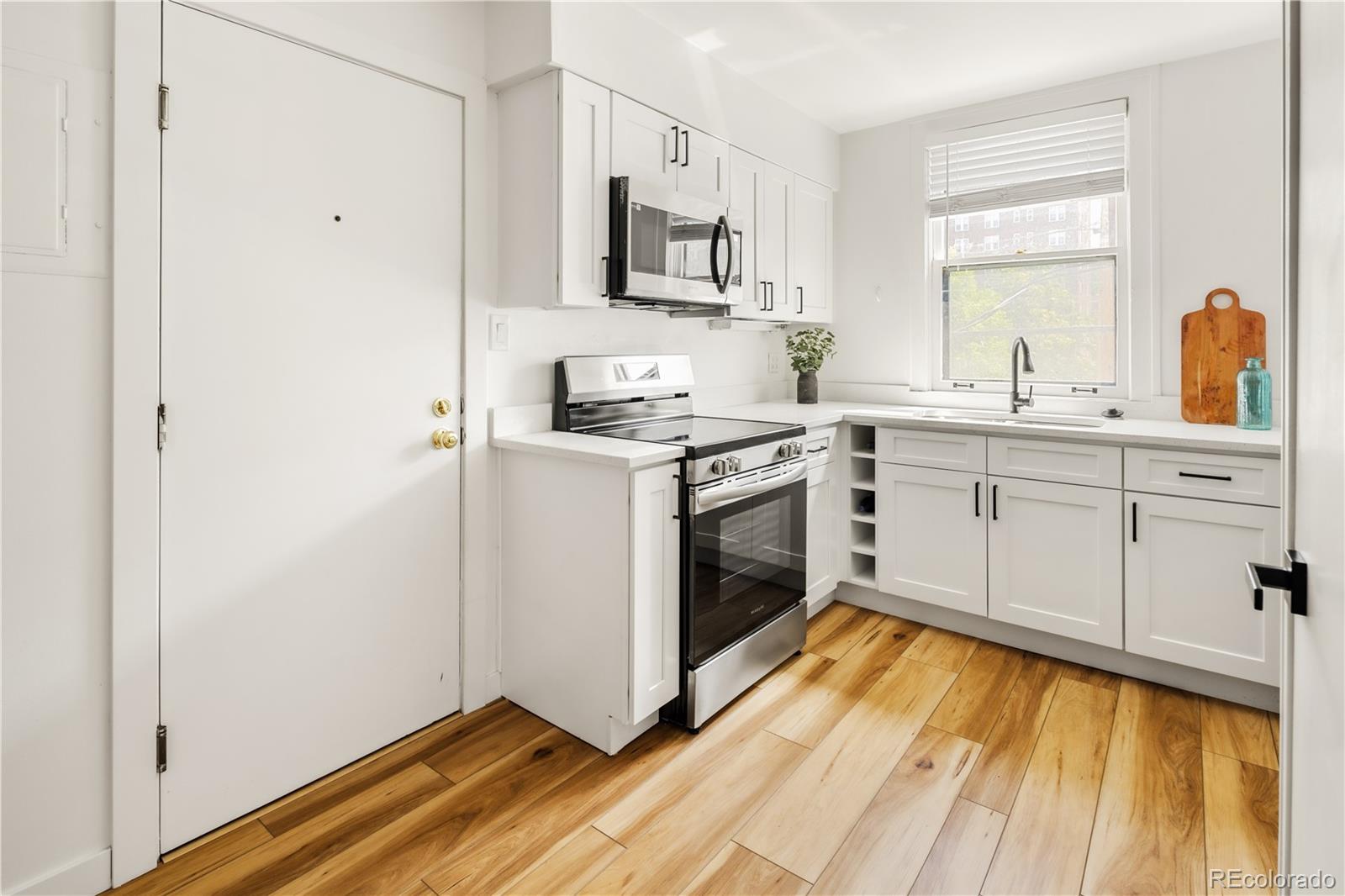 MLS Image #5 for 960 n sherman street 2e,denver, Colorado
