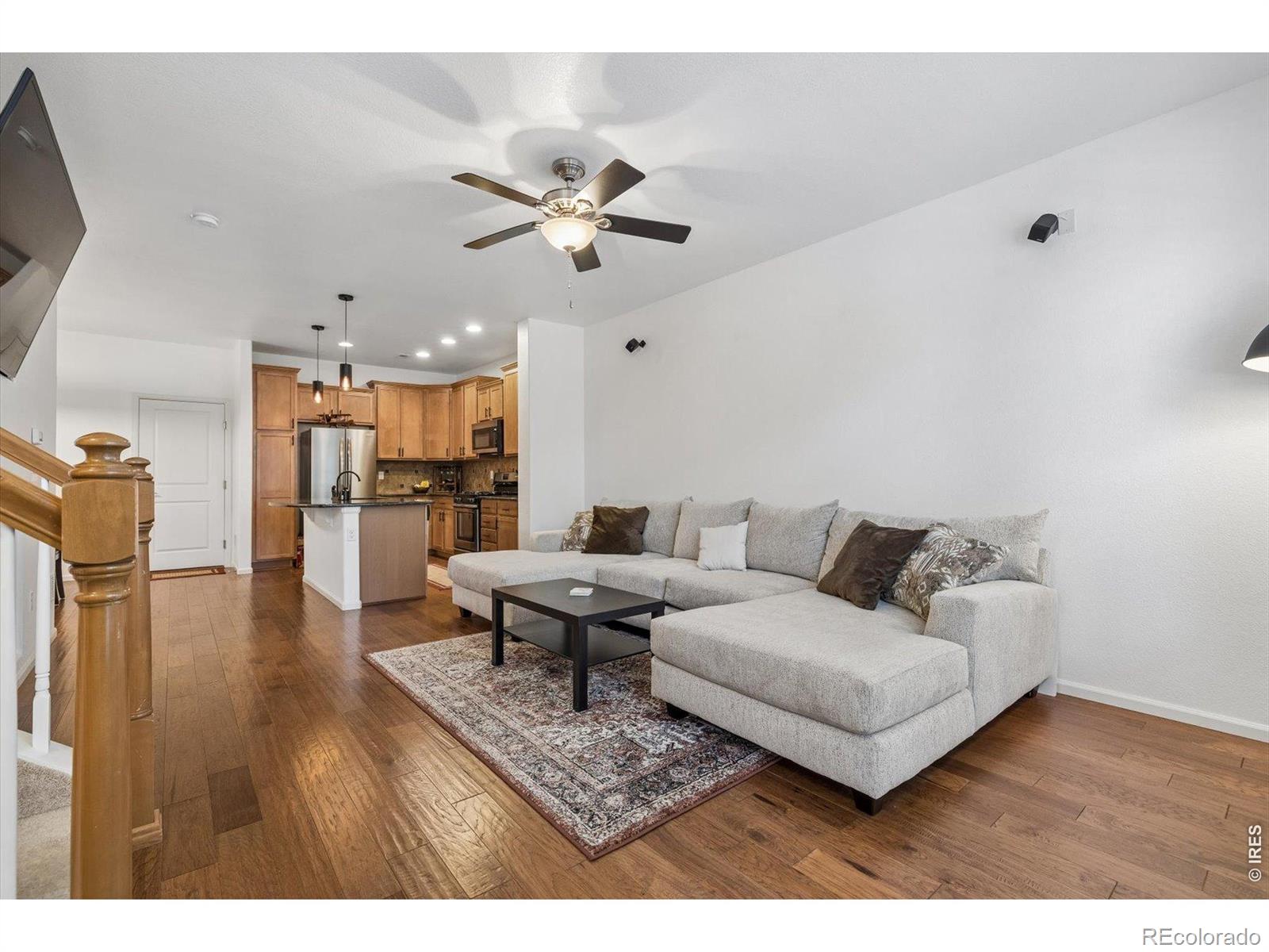 MLS Image #3 for 8906 e nichols place,centennial, Colorado
