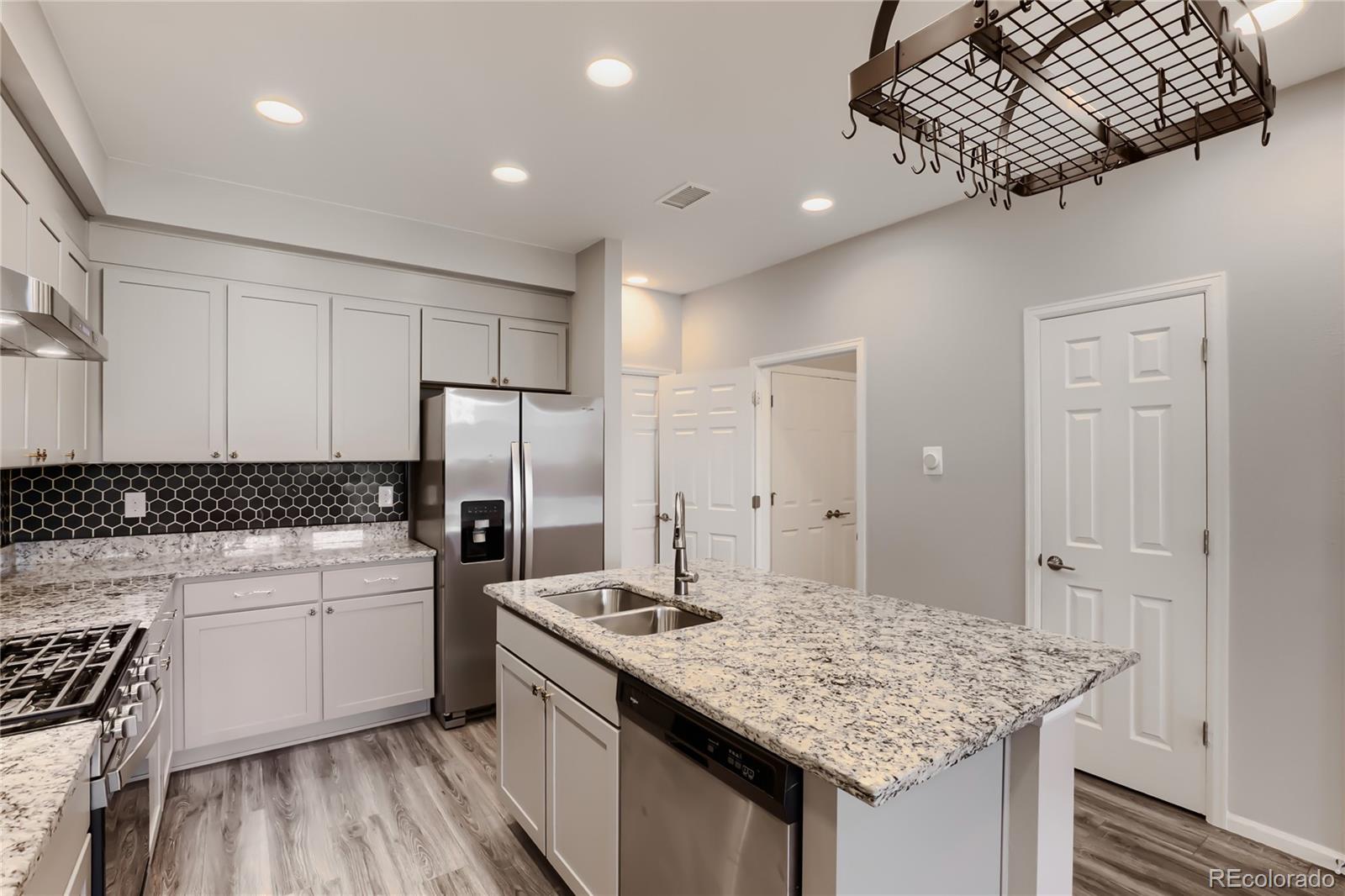 MLS Image #10 for 16214 e 47th drive,denver, Colorado