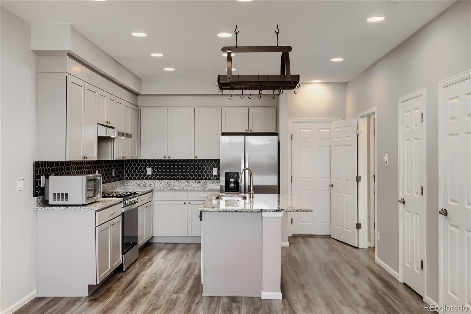 MLS Image #11 for 16214 e 47th drive,denver, Colorado