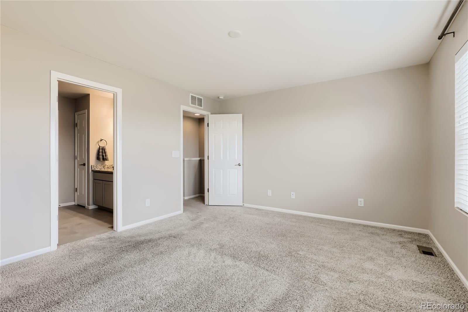 MLS Image #14 for 16214 e 47th drive,denver, Colorado