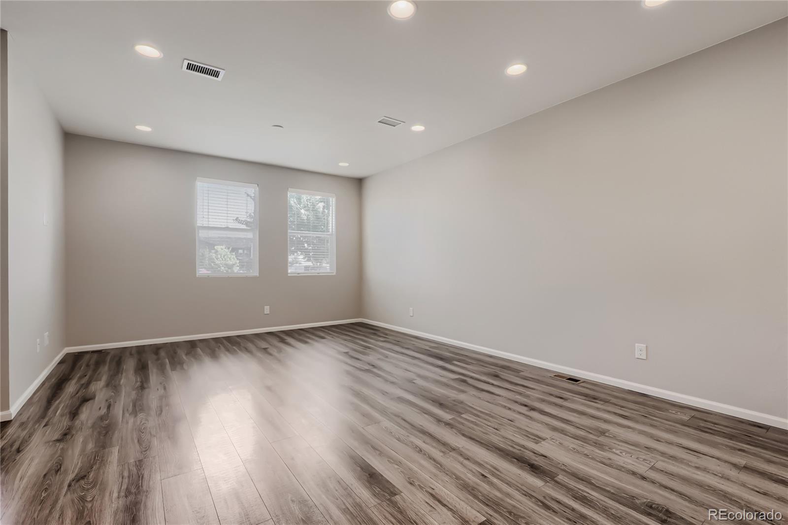 MLS Image #5 for 16214 e 47th drive,denver, Colorado