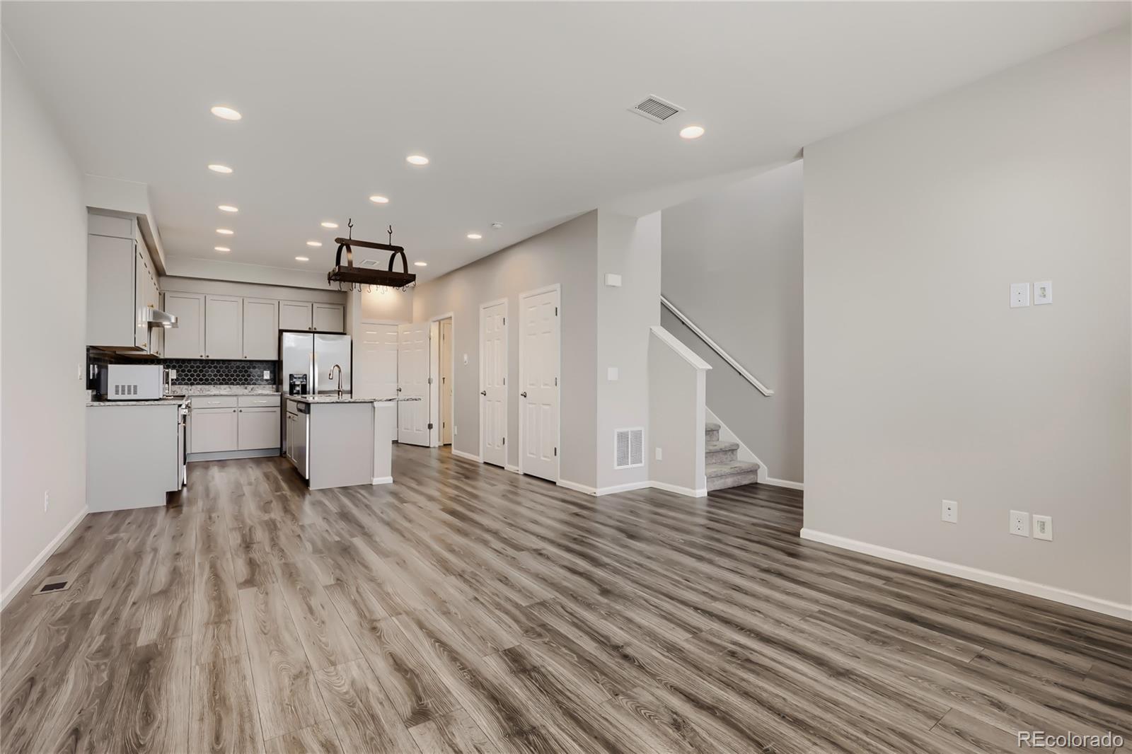 MLS Image #6 for 16214 e 47th drive,denver, Colorado
