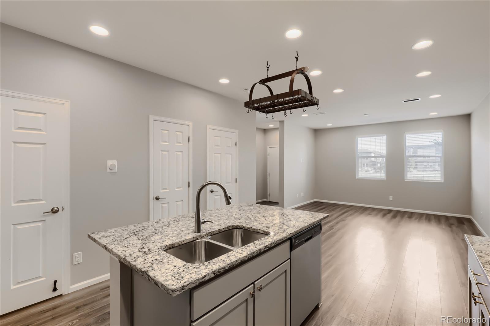 MLS Image #7 for 16214 e 47th drive,denver, Colorado
