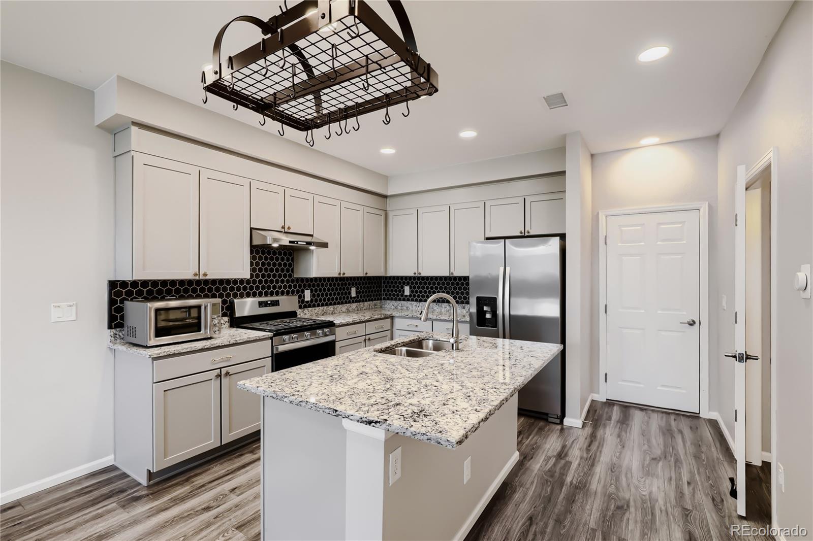 MLS Image #8 for 16214 e 47th drive,denver, Colorado